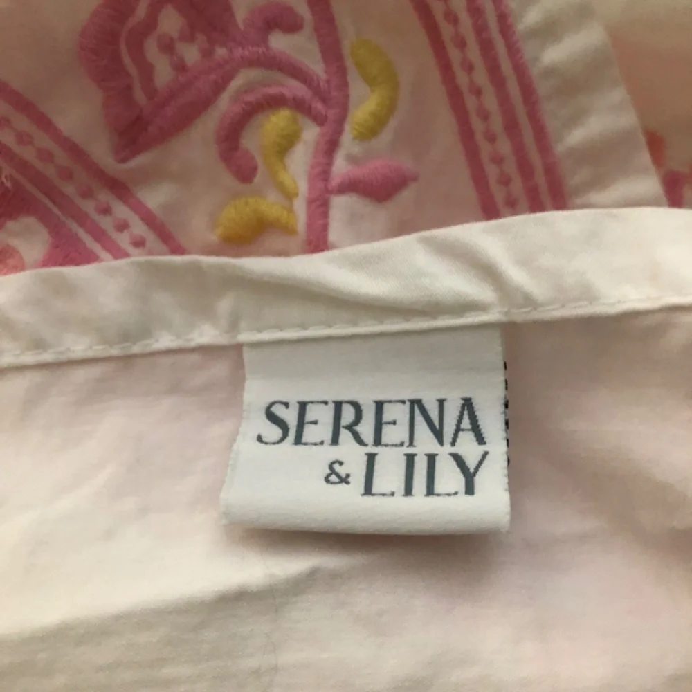 Serena & Lily queen bedskirt floral embroidery 100% cotton tiny flaw pink yellow - Picture 5 of 6
